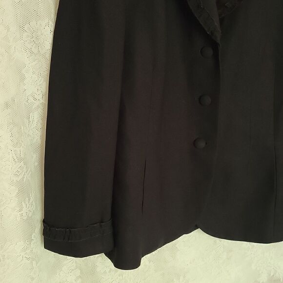 Casual Corner Black Blazer Ruffle Accent Size 8 - Picture 4 of 9
